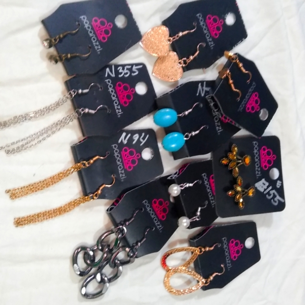Lot of 10 new pairs of women's earrings